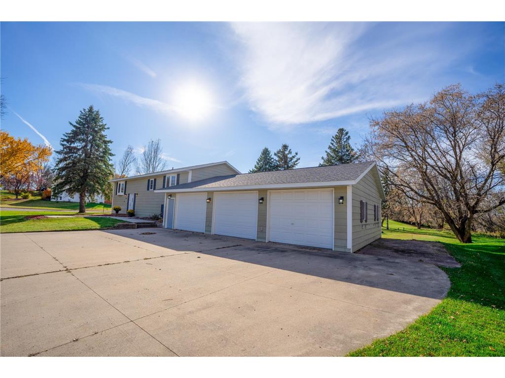 206 Pine Street SW New London MN 56273 6815014 image4