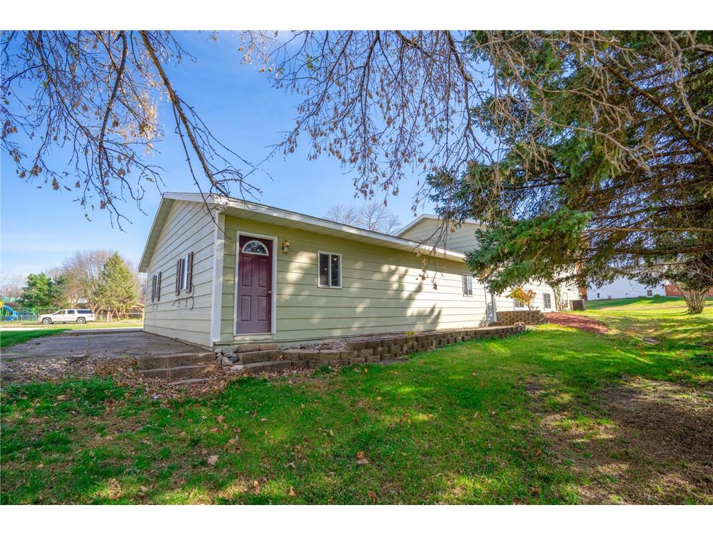 206 Pine Street SW New London MN 56273 6815014 image6