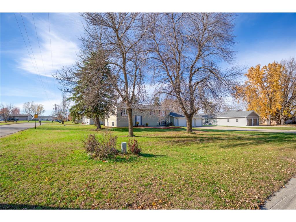 206 Pine Street SW New London MN 56273 6815014 image7