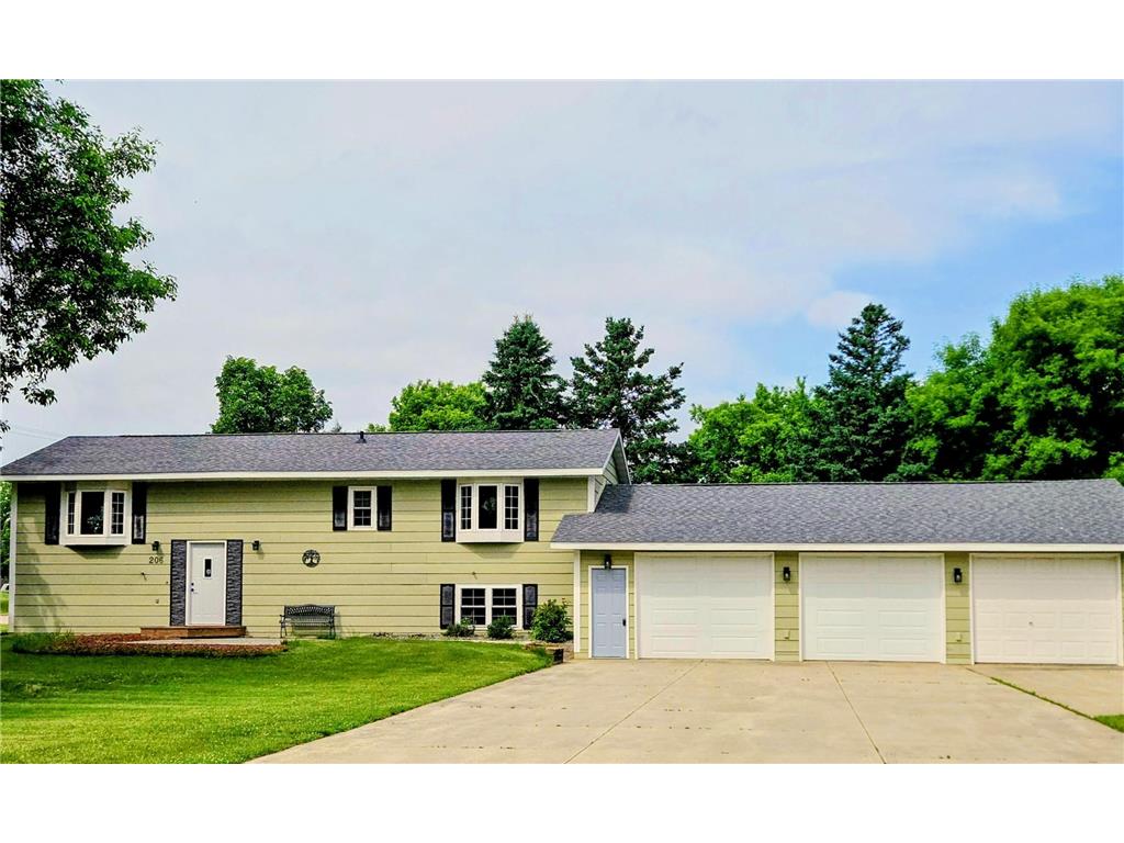 206 Pine Street SW New London MN 56273 7087273 image2