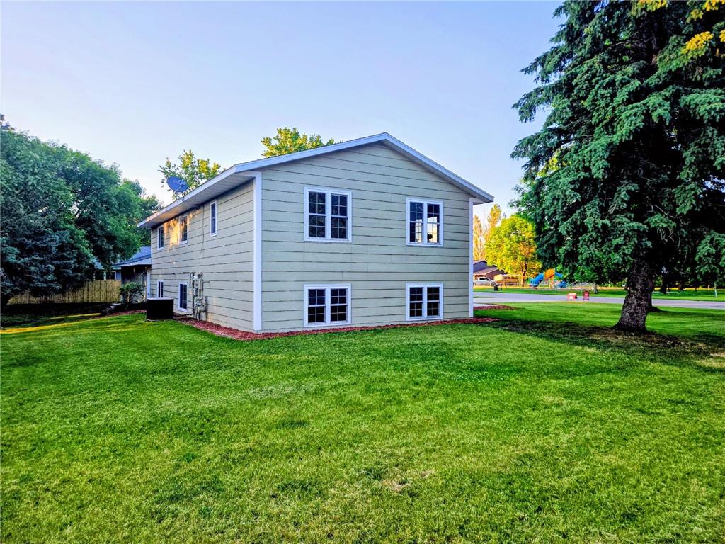206 Pine Street SW New London MN 56273 7087273 image27