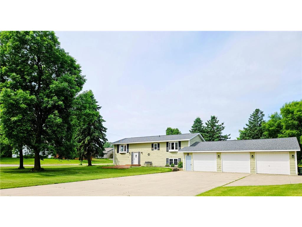 206 Pine Street SW New London MN 56273 7087273 image3