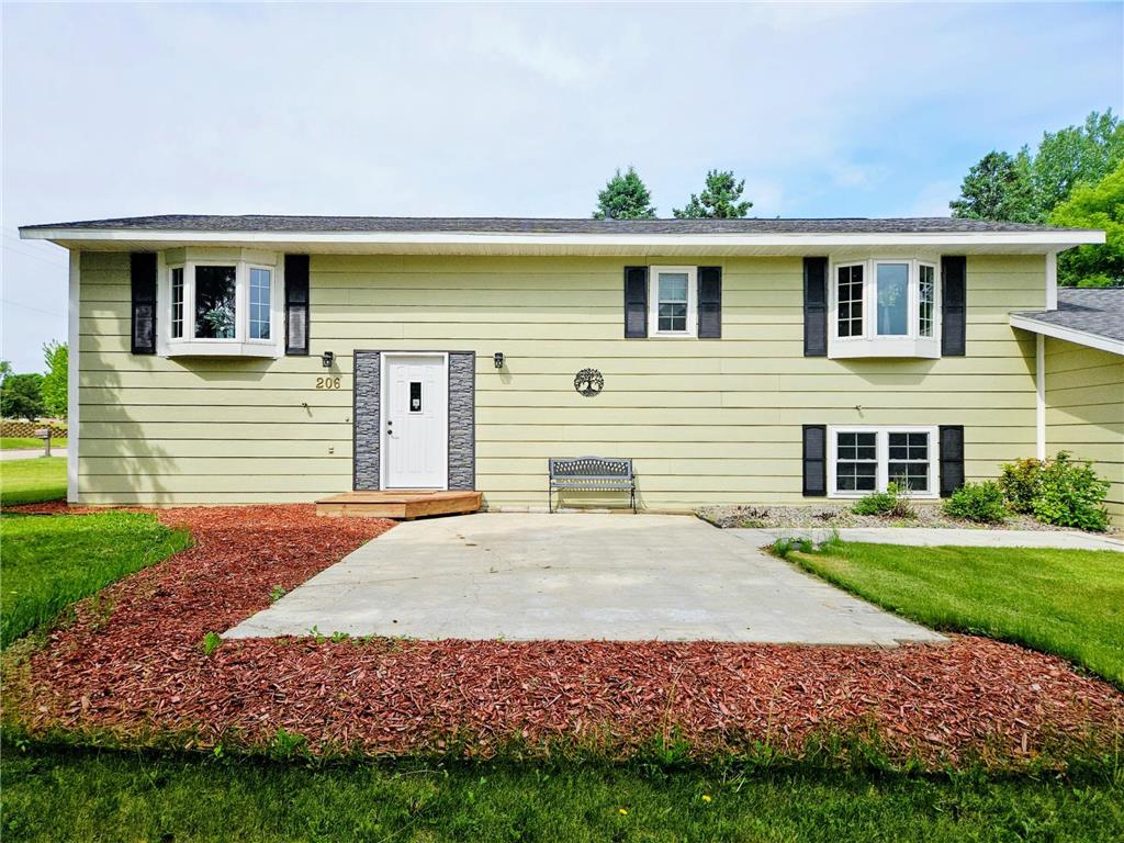 206 Pine Street SW New London MN 56273 7087273 image4