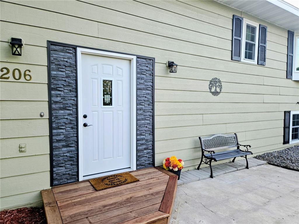 206 Pine Street SW New London MN 56273 7087273 image5