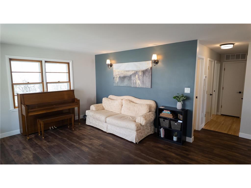 206 S Whitney Street Marshall MN 56258 7069092 image6