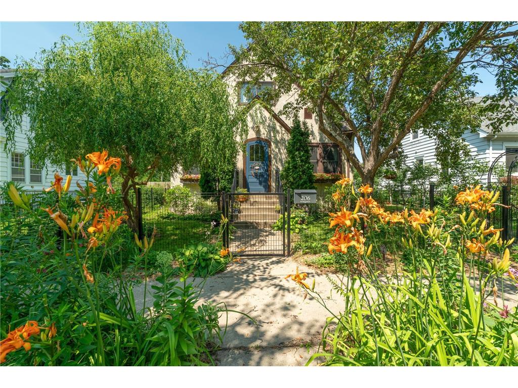 206 W 8th Street Mankato MN 56001 6762996 image1