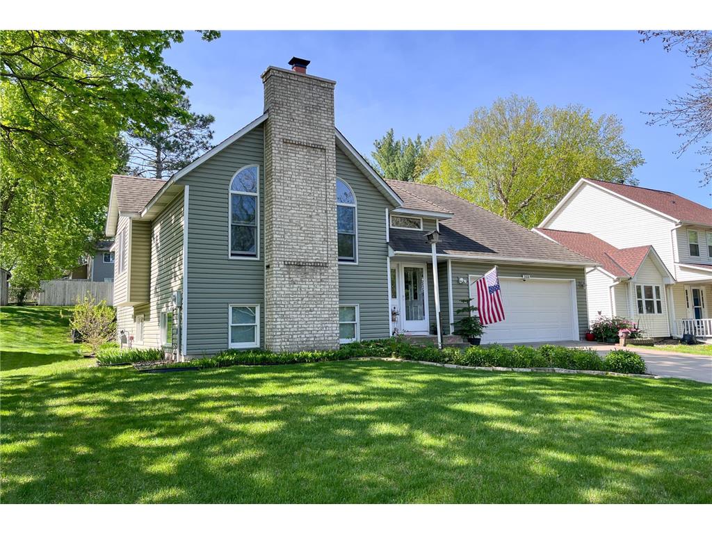 2060 Burke Avenue E North Saint Paul MN 55109 6538006 image1