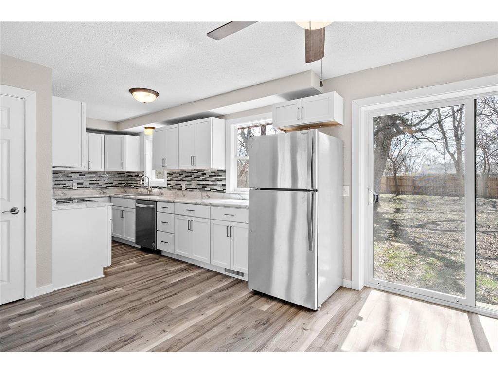 2060 Coon Rapids Boulevard NW Coon Rapids MN 55433 6506218 image1