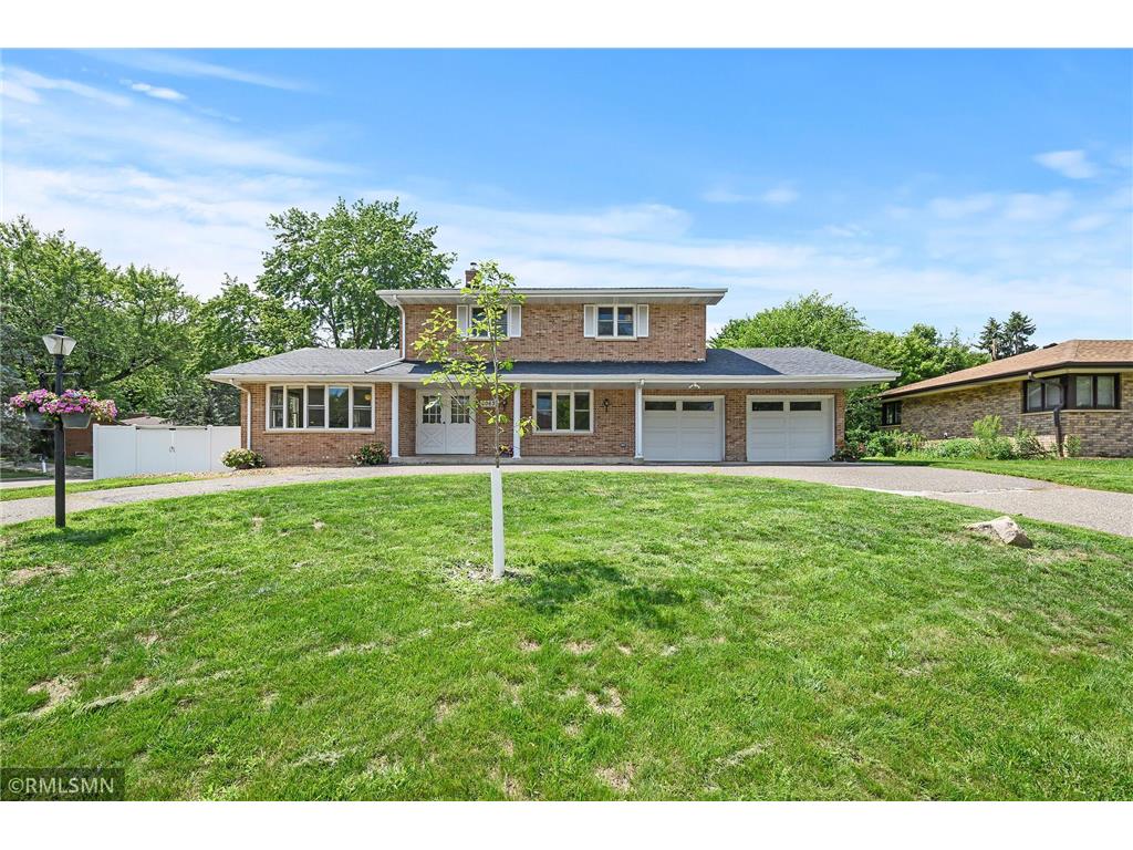 2063 Fry Street Roseville MN 55113 6412228 image1