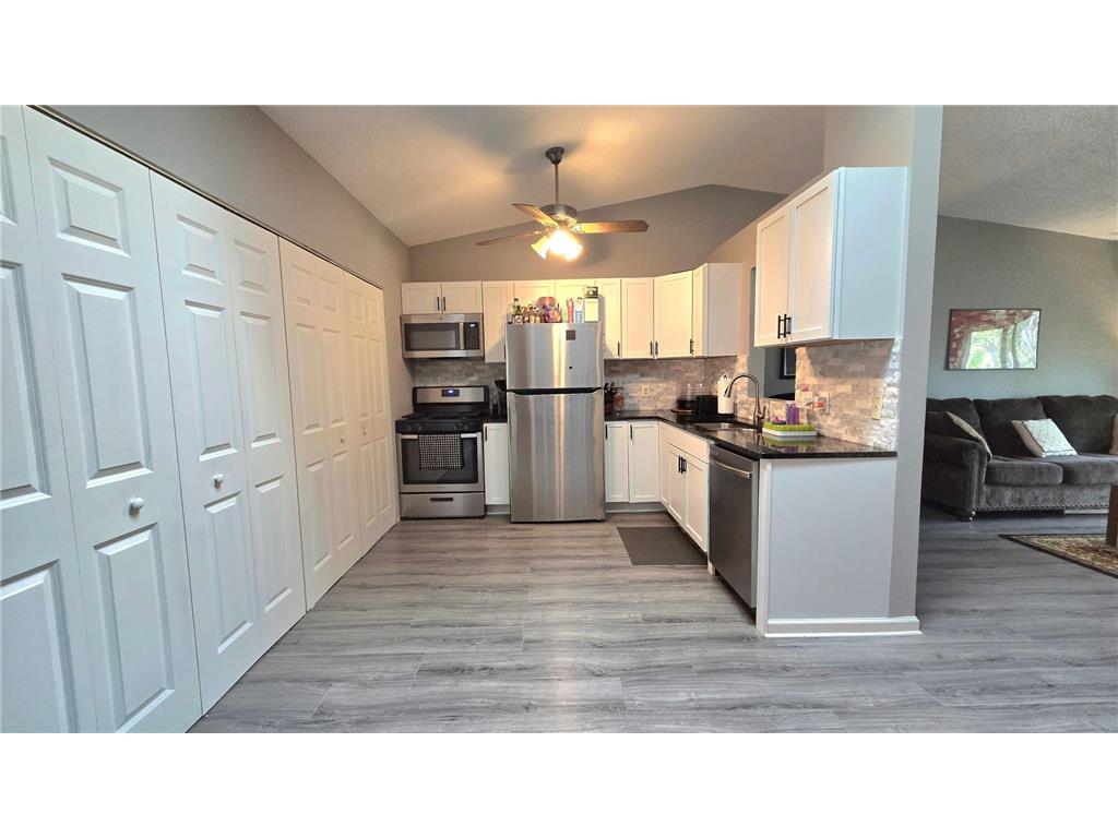 2063 N Park Drive #6, Saint Paul, MN, 55119 | MLS: 6805843 | Edina Realty