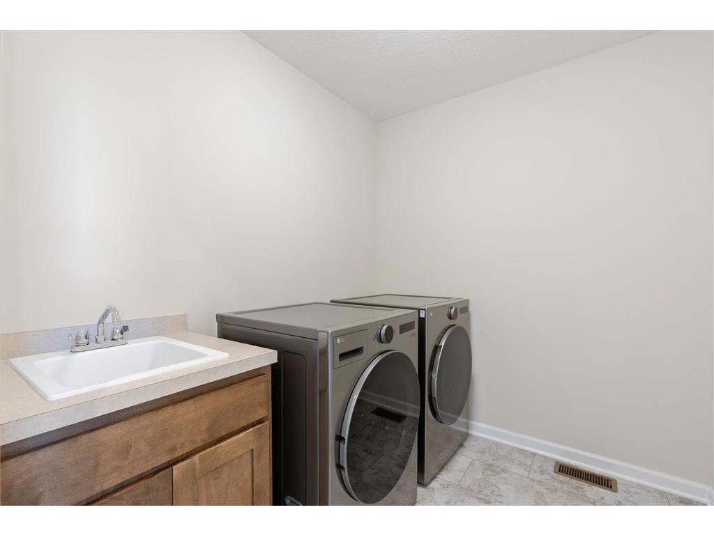 2065 Lusitano Street Shakopee MN 55379 6726763 image16