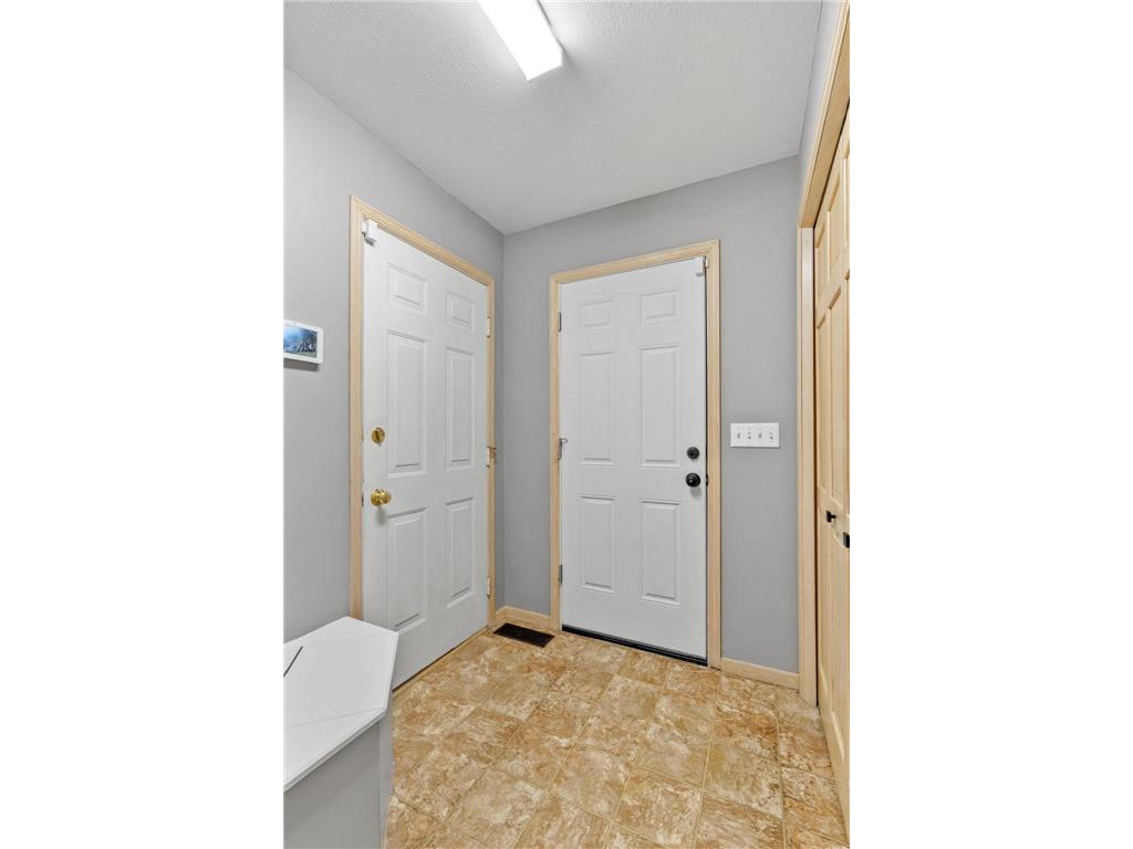 2065 Woodstone Court Victoria MN 55386 7088491 image28