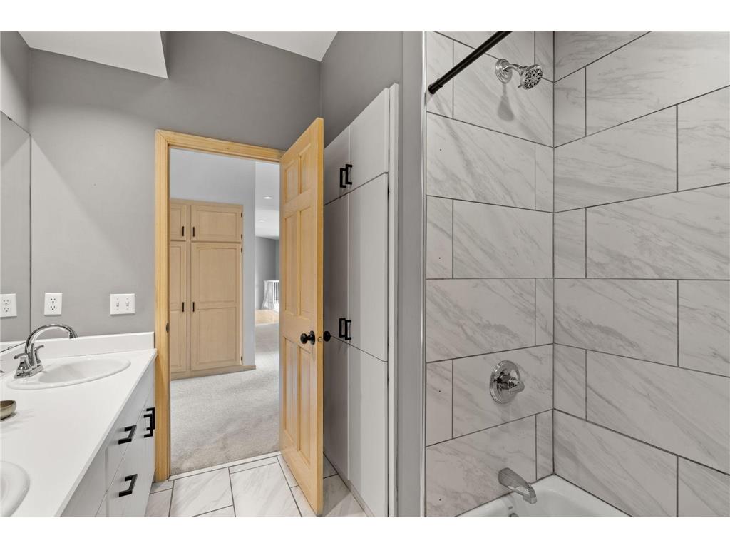 2065 Woodstone Court Victoria MN 55386 7088491 image40