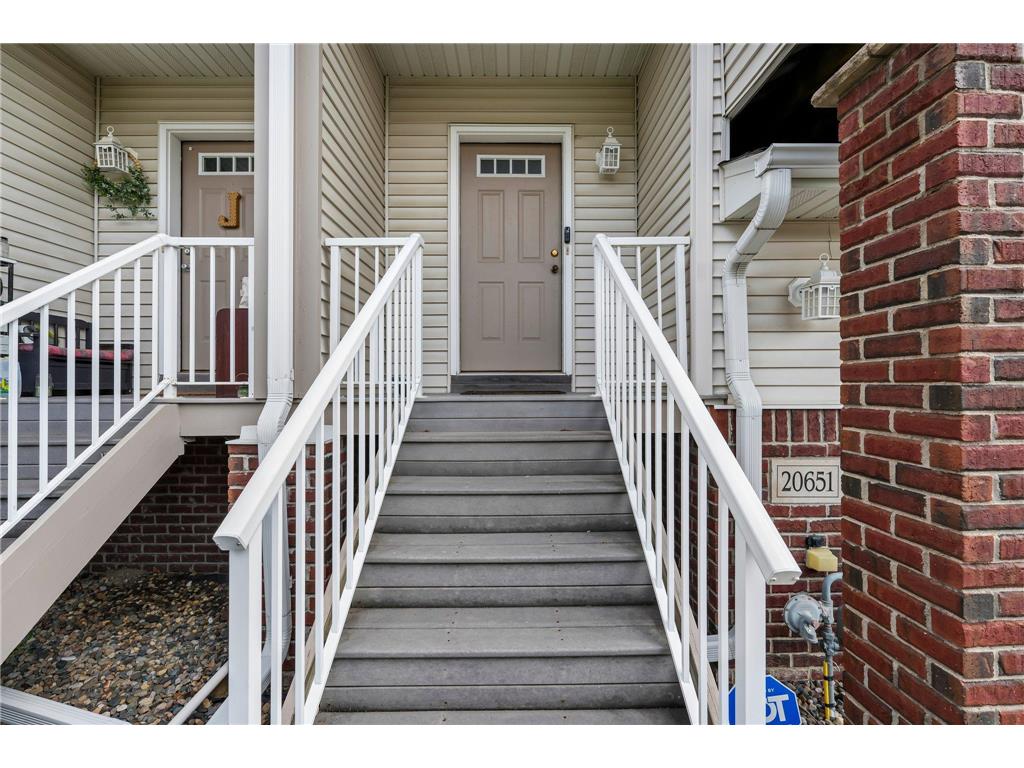 20651 Hampshire Way Lakeville MN 55044 7103526 image2