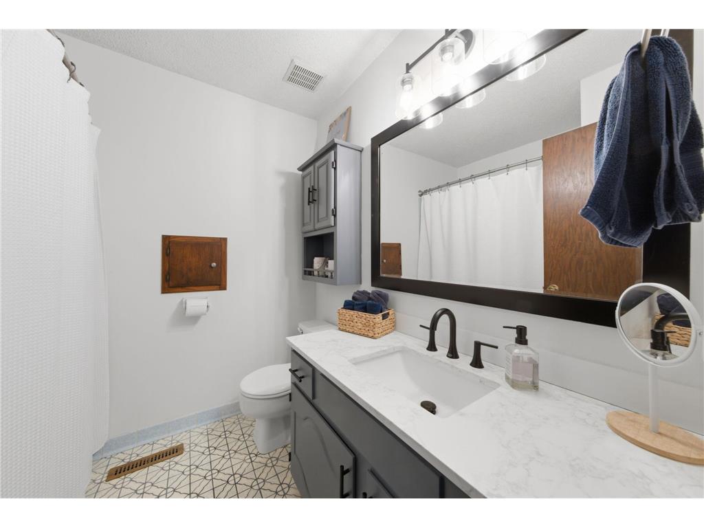 2067 Kings Road Eagan MN 55122 7067612 image25