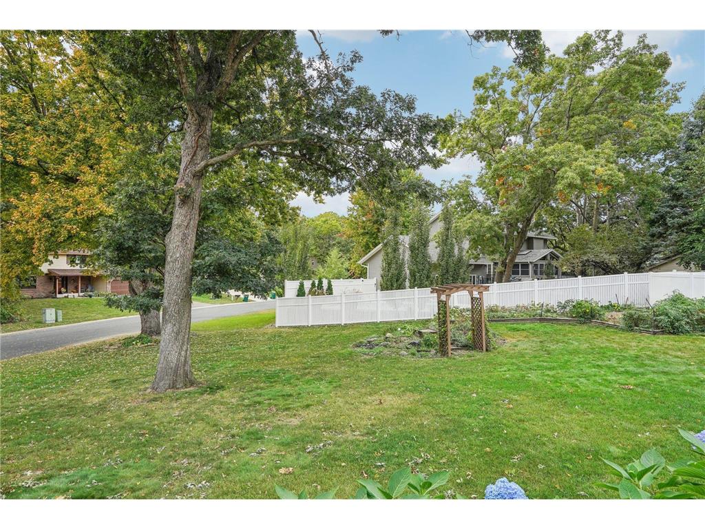 2067 Kings Road Eagan MN 55122 7067612 image36