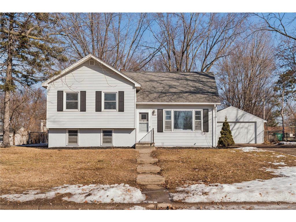 2068 Longview Drive New Brighton MN 55112 7023575 image1