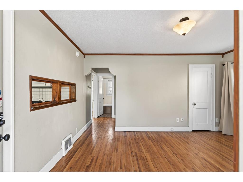 2069 Manitou Avenue Saint Paul MN 55119 7012243 image3