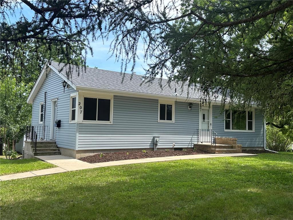 207 11th Street SE Waseca MN 56093 6584568 image1