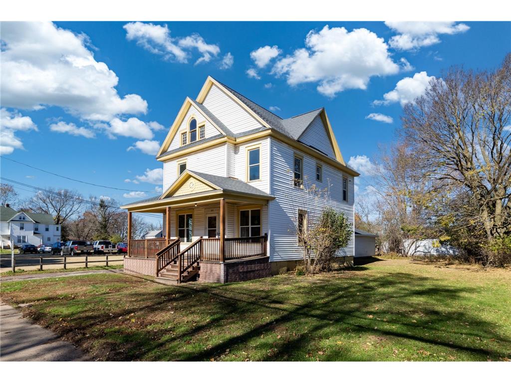 207 12th Avenue W Menomonie WI 54751 6812743 image2