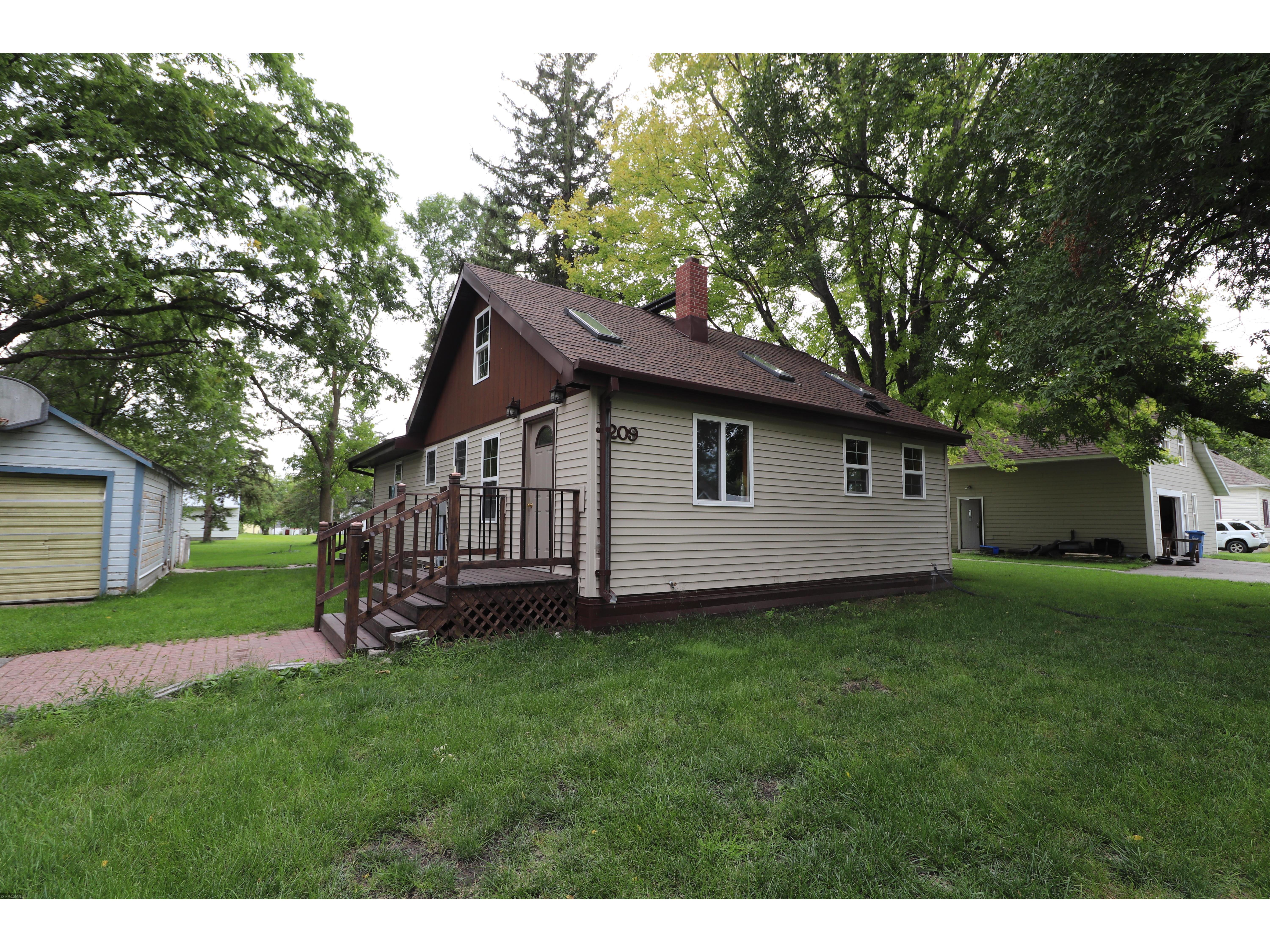 209 Iowa Avenue, Hoffman, MN 56339 MLS 5651096 Edina Realty