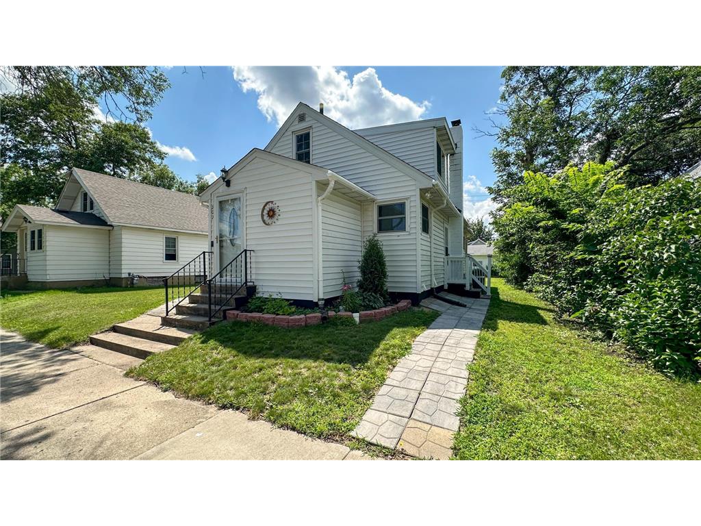 207 21st Avenue N Saint Cloud MN 56303 6565269 image1