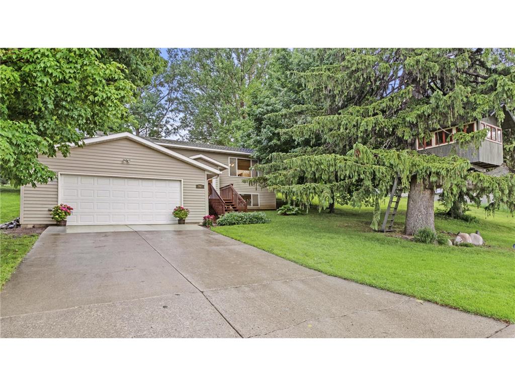 207 4th Avenue NE Hutchinson MN 55350 6776163 image1