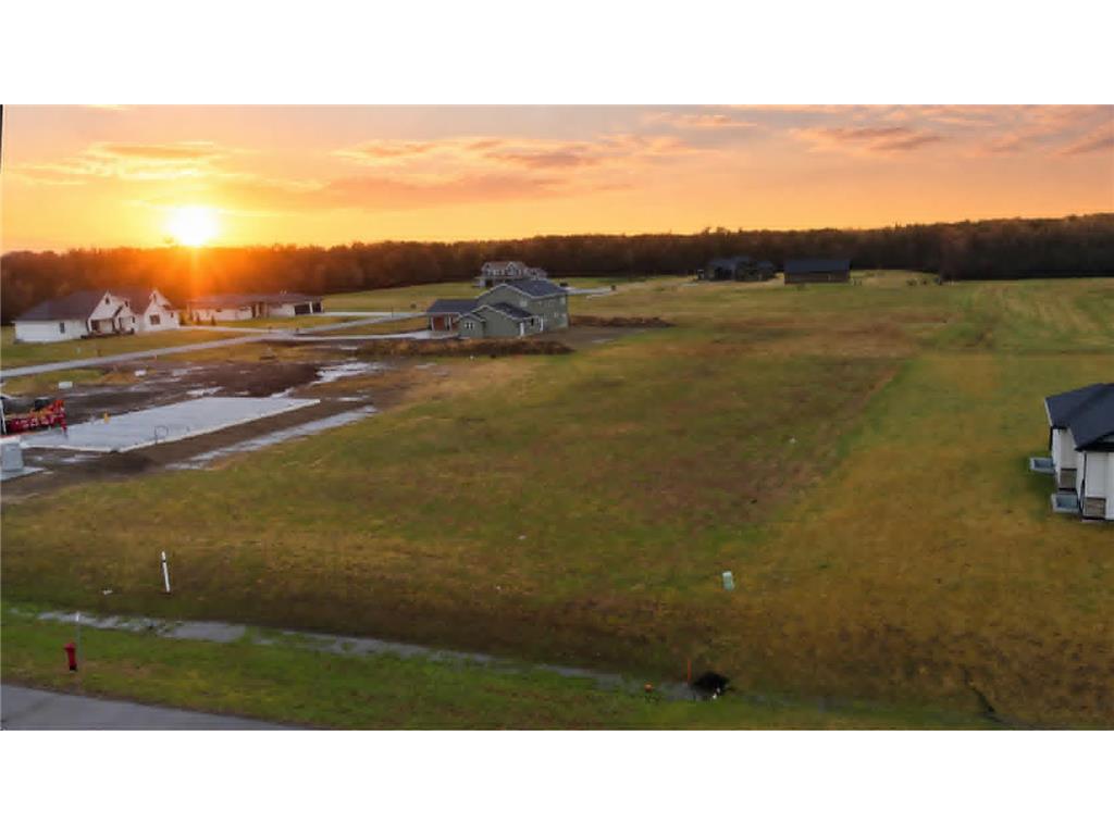 207 69th Avenue NW Moorhead MN 56560 7064986 image1