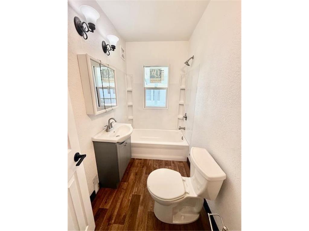 207 E Broadway Street Redwood Falls MN 56283 6789560 image17