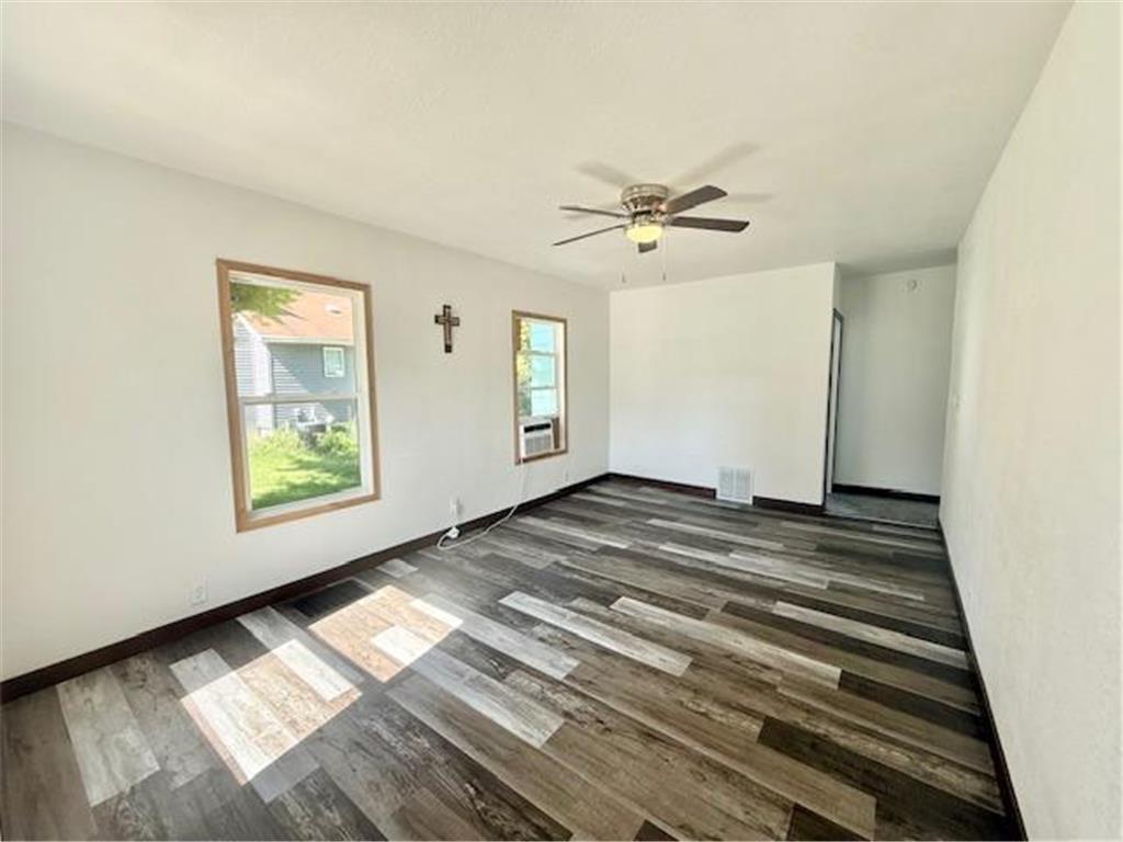 207 E Broadway Street Redwood Falls MN 56283 6789560 image4