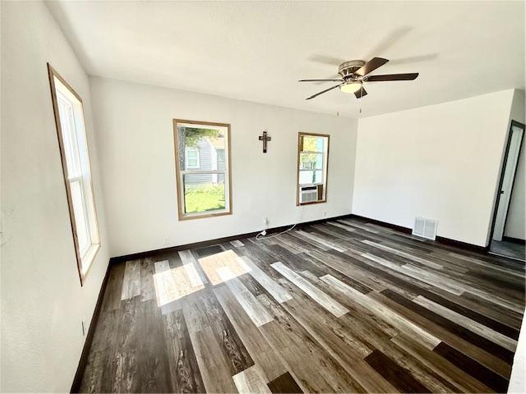 207 E Broadway Street Redwood Falls MN 56283 6789560 image5