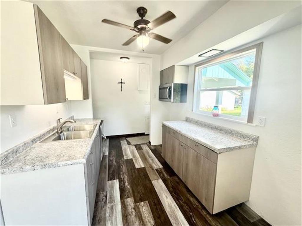 207 E Broadway Street Redwood Falls MN 56283 6789560 image7