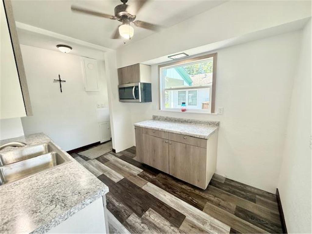 207 E Broadway Street Redwood Falls MN 56283 6789560 image9