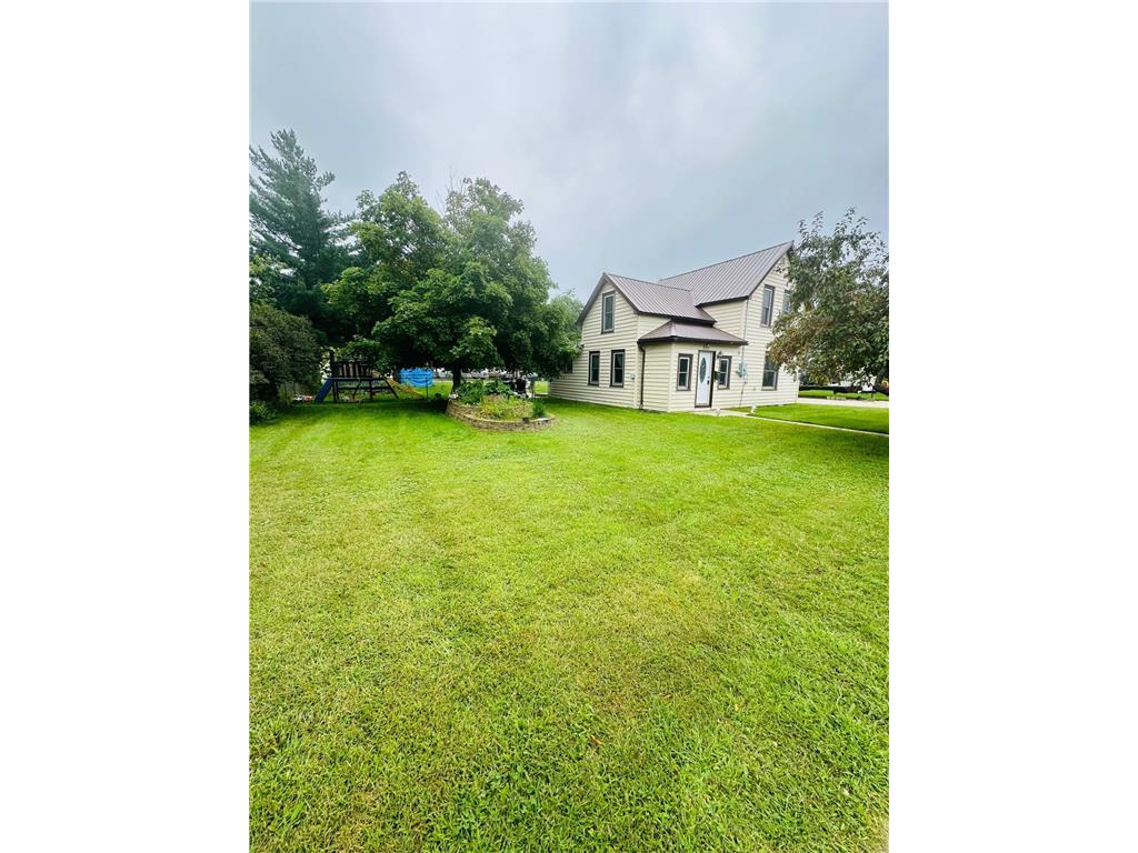 207 Lake Avenue S Paynesville MN 56362 6591218 image1