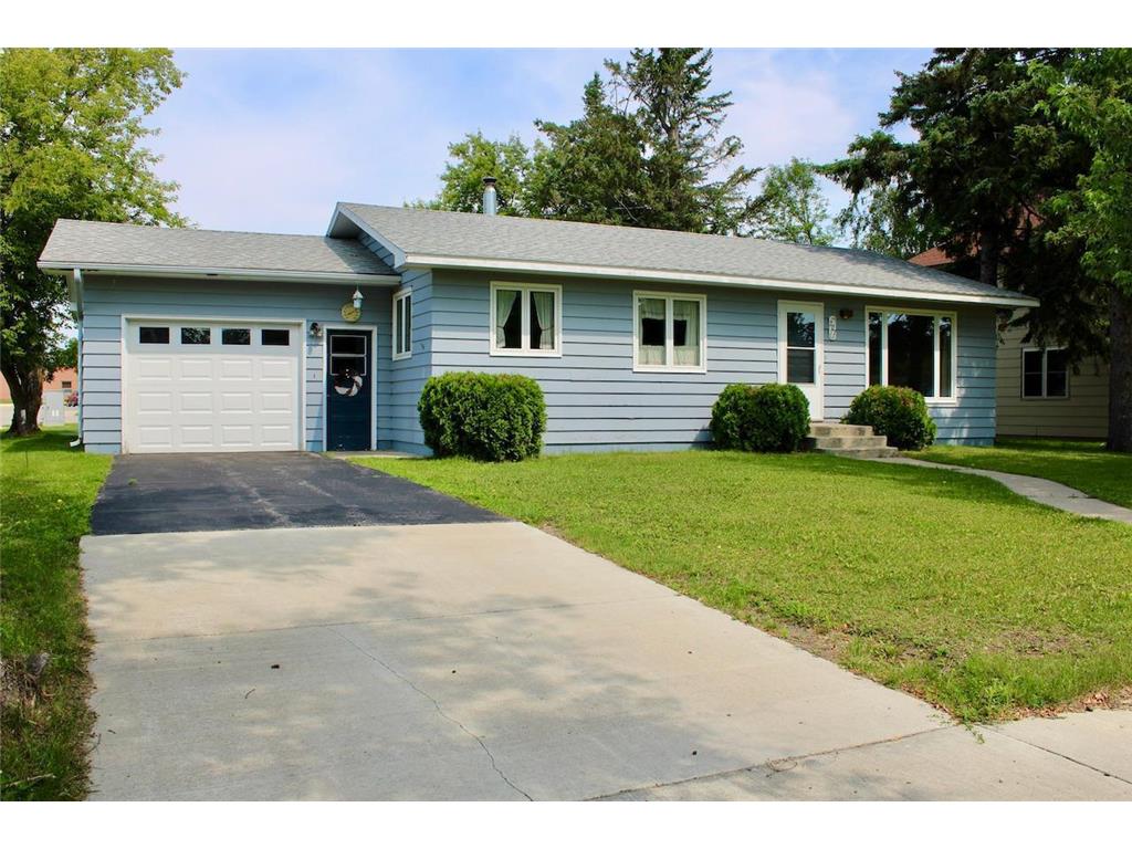 207 Lincoln Avenue W Karlstad MN 56732 6566301 image1