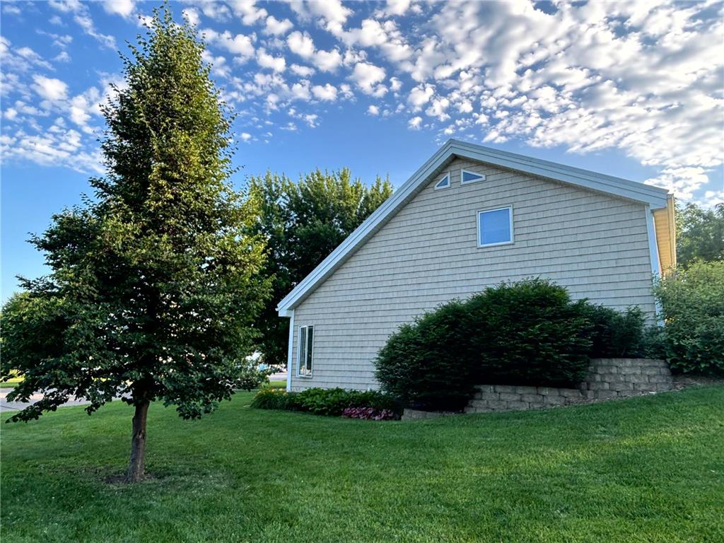 207 N Main Street Taunton MN 56291 7048396 image40