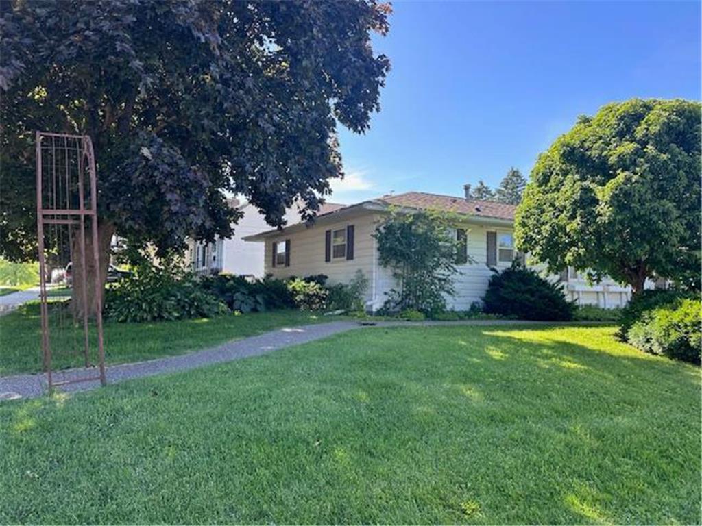 207 N Pine Street Caledonia MN 55921 7078608 image1