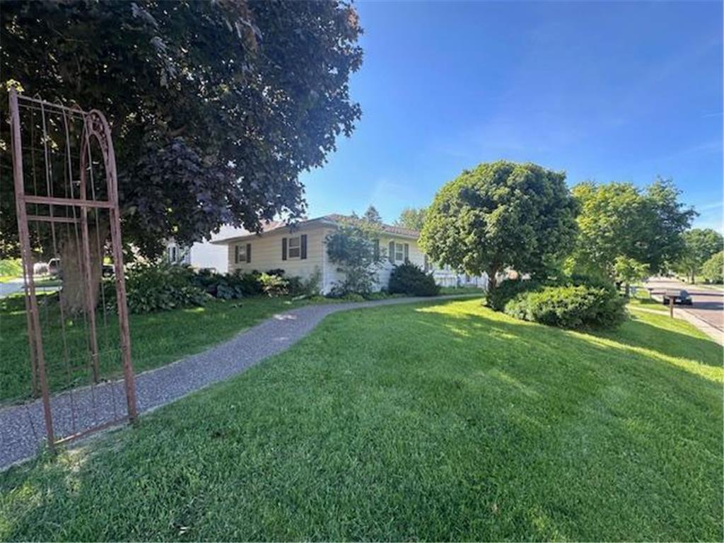 207 N Pine Street Caledonia MN 55921 7078608 image2
