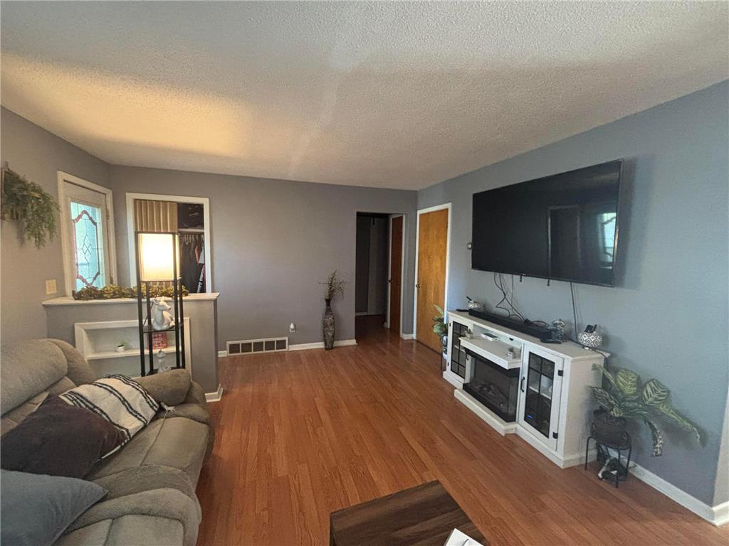 207 S 6th Street Montevideo MN 56265 7073813 image4