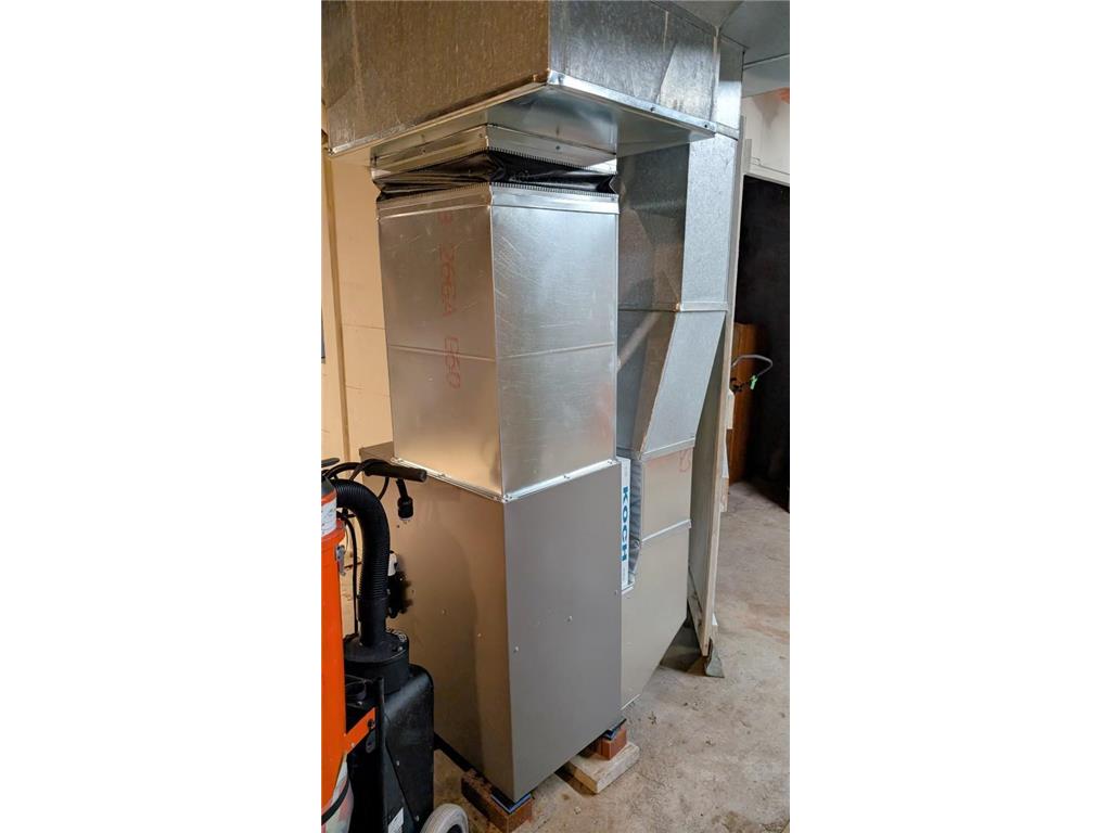 207 S Broadway Avenue Gilbert MN 55741 6803069 image14