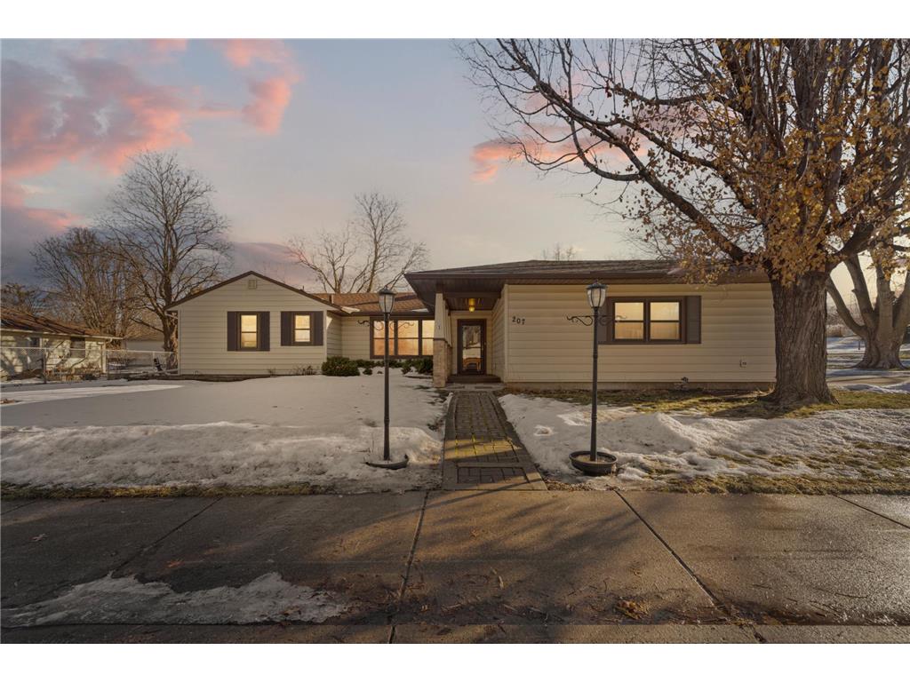 207 Shumway Avenue Faribault MN 55021 7000965 image1