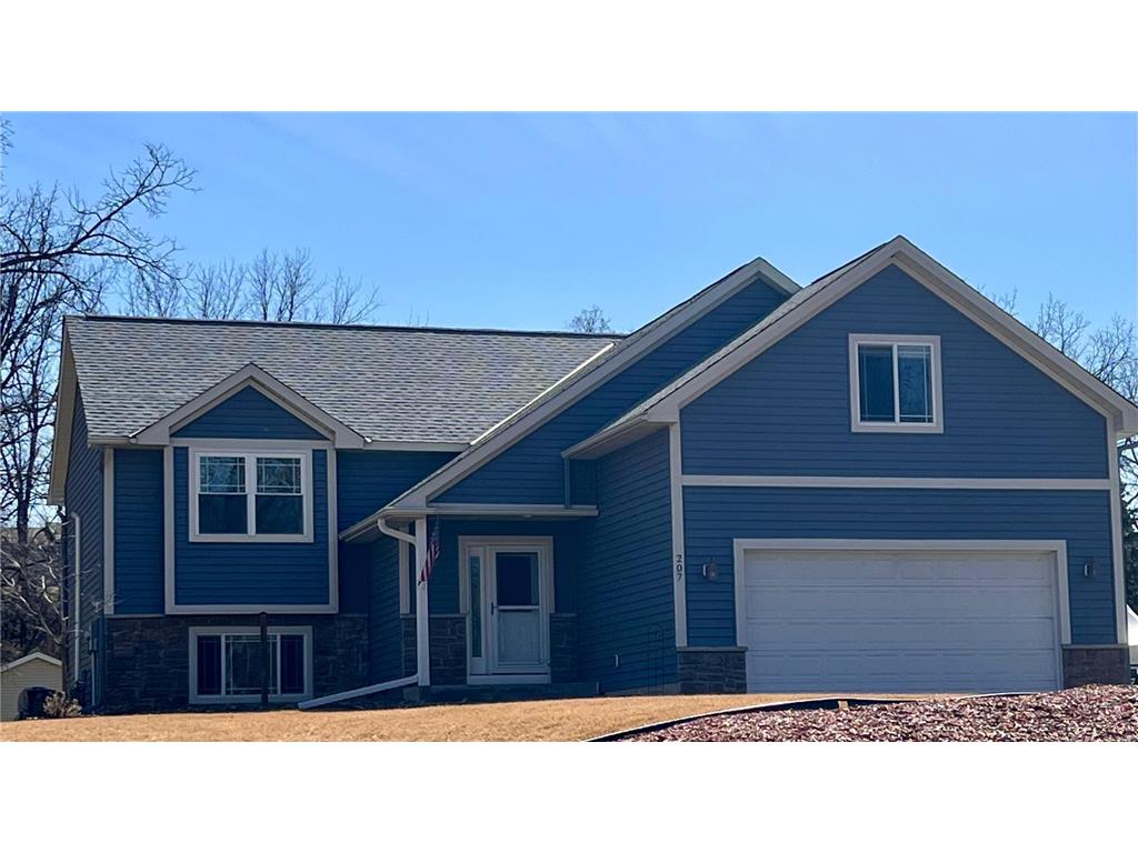 207 Stoughton Street E Cannon Falls MN 55009 - Cannon River 6512419 image1