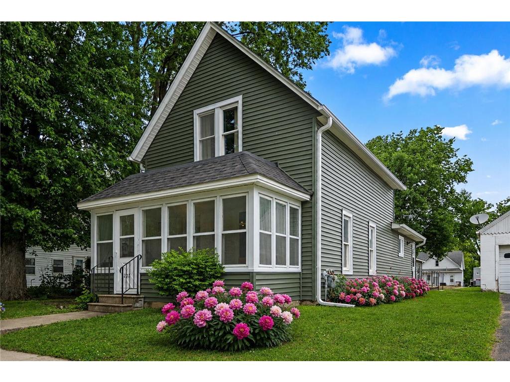 207 W Franklin Street Morristown MN 55052 7087875 image1