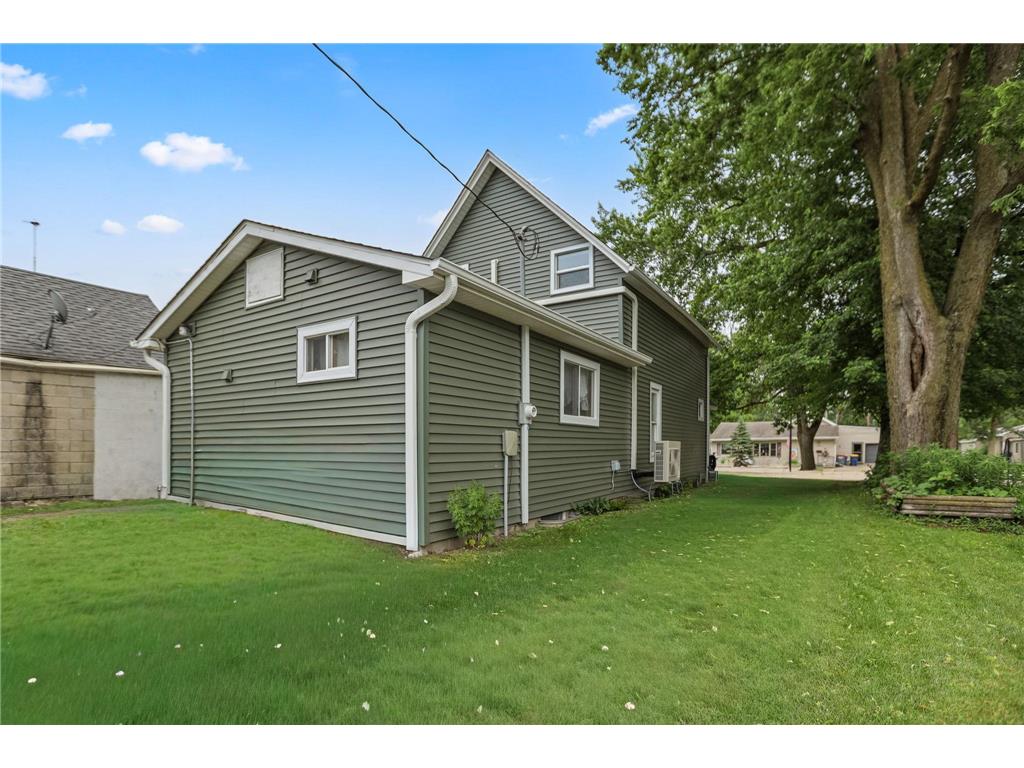 207 W Franklin Street Morristown MN 55052 7087875 image4