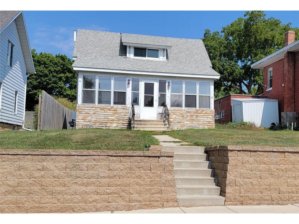 207 W Jefferson Street Spring Valley MN 55975 6427733 image1