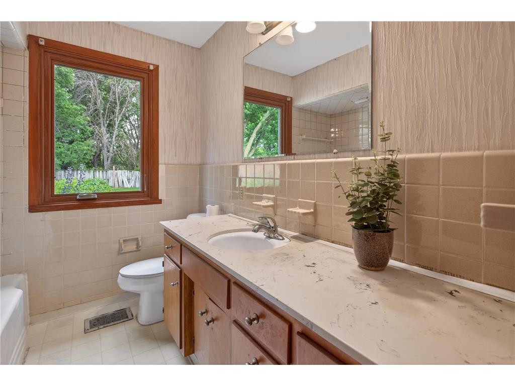 2071 Lindy Avenue Roseville MN 55113 7081729 image14