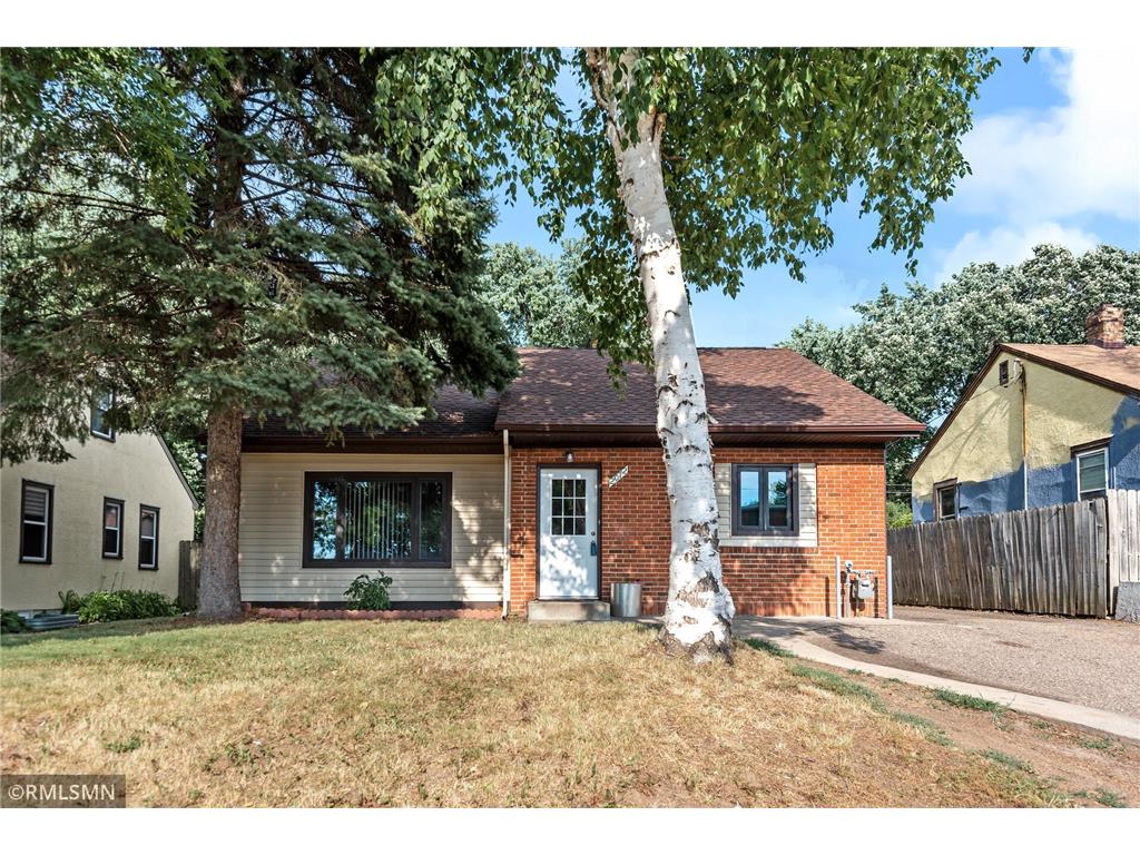 2072 Mcknight Road N North Saint Paul MN 55109 6394596 image1