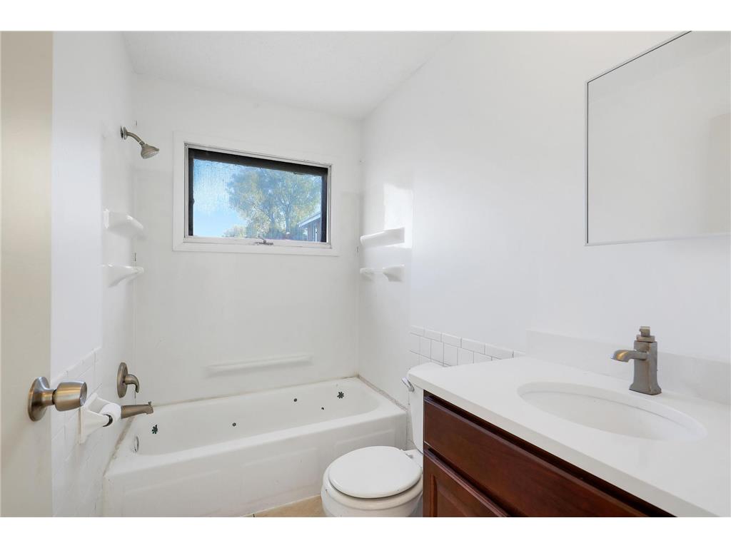 2072 Mississippi Street Maplewood MN 55117 6820285 image11