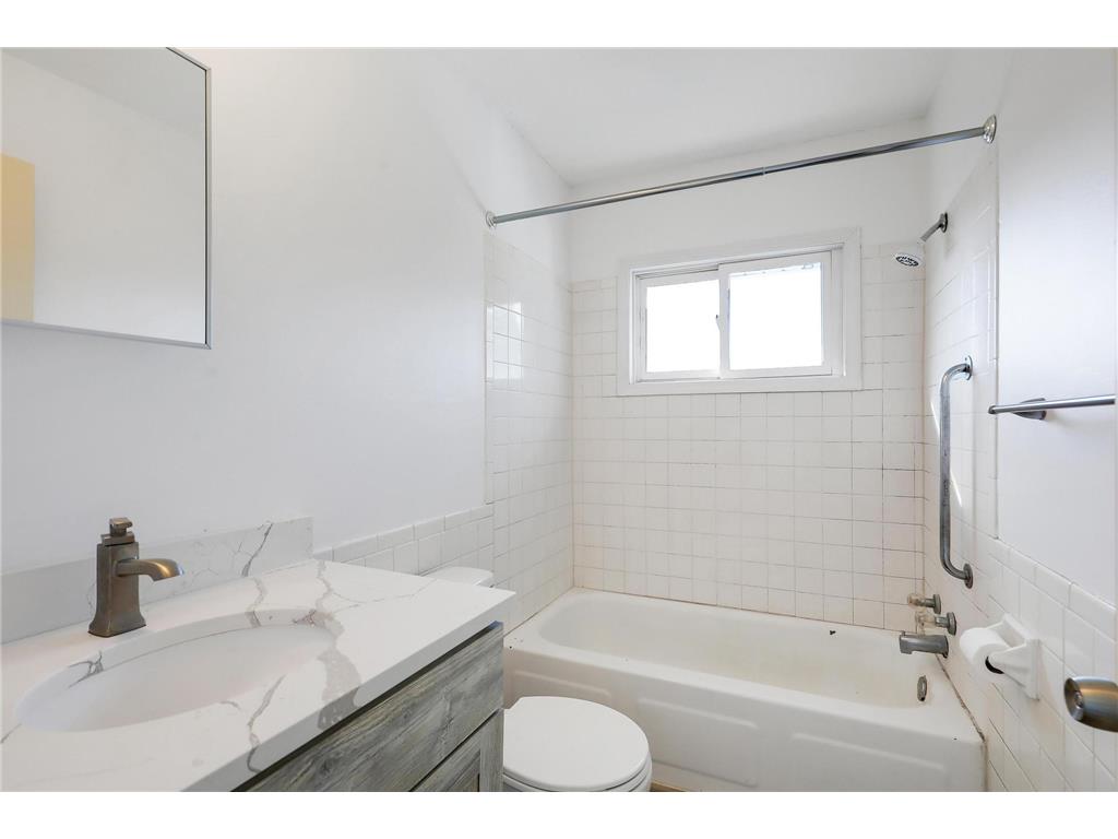 2072 Mississippi Street Maplewood MN 55117 6820285 image17