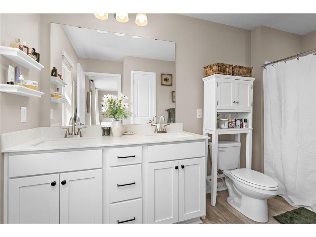 20722 Glade Avenue Lakeville MN 55044 6770491 image16